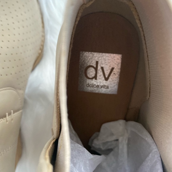 New Dolce Vita WOMENS booties Gerdy beige ankle wedges - Picture 12 of 15